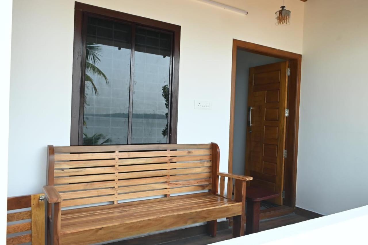Ferienwohnung Kayalvarath Paradise Mundrothuruth Exterior foto
